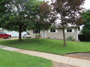 2555 Dove Dr, Florissant, MO