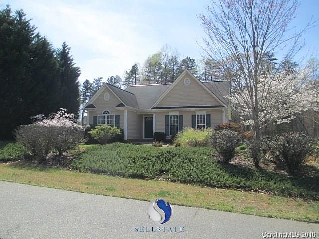 Adorable ranch style home. 3 bed & 2 bath. .51 acre lot in great community with NO HOA Fees!!