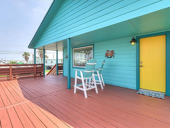 4th image of 132 S Gulf St