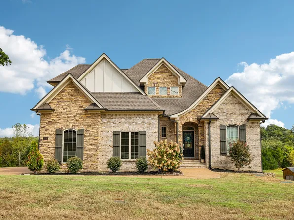 1026 C P Stewart Blvd, Lebanon, TN 37087