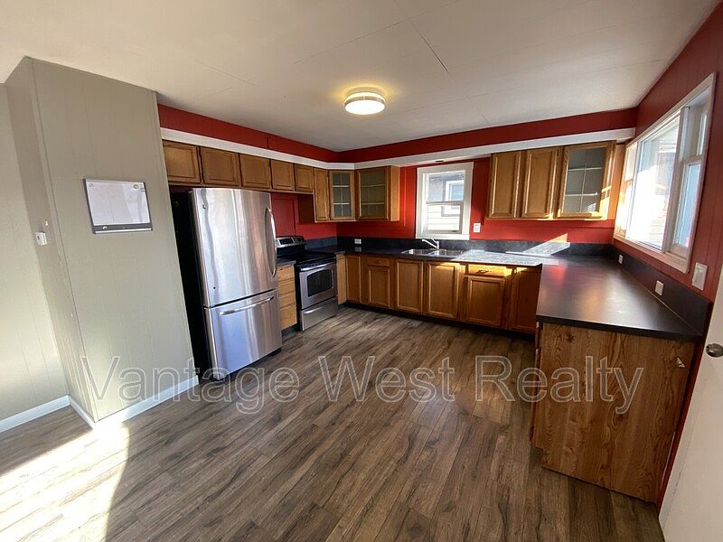 1st image of 675A Christleton Ave