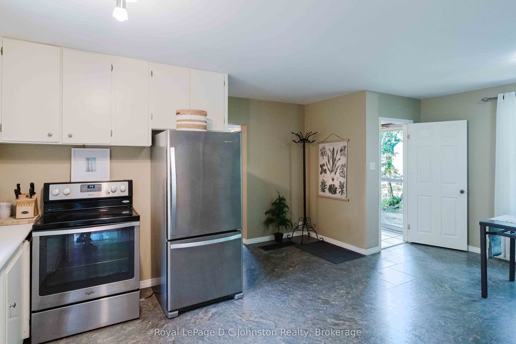 561 Wellington St, Saugeen Shores, ON - View 6