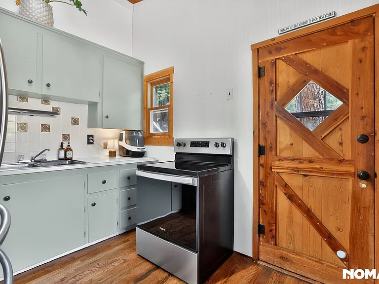 11115 Falls Ave — Photo 12