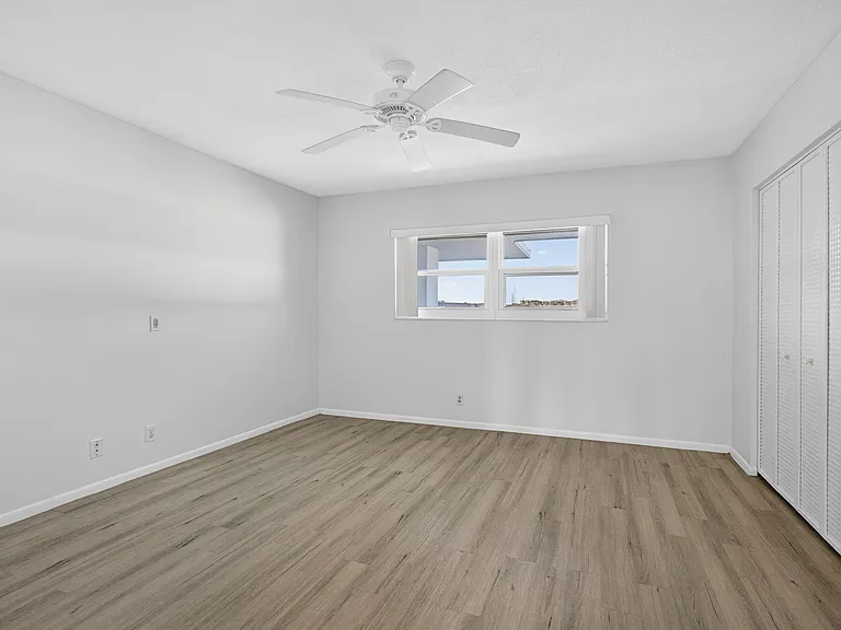 100 Shore Ct #307 — Photo 16