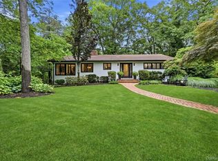 75 Laurel Hill Rd, Centerport, NY 11721