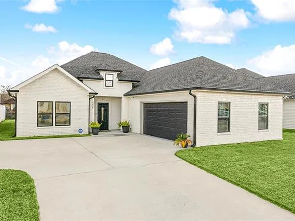 2252 N Harper Dr, Harvey, LA 70058