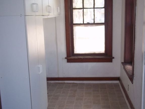 3rd image of 106 N Atkinson Ave