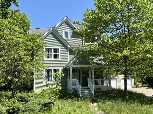 76345 Haven Dr, South Haven, MI 49090