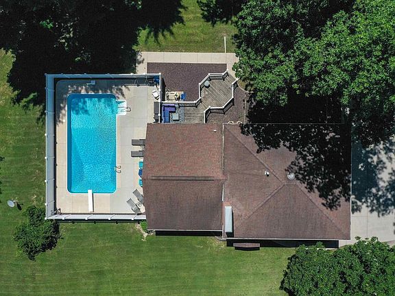 4th image of 228 S Lakeview Dr