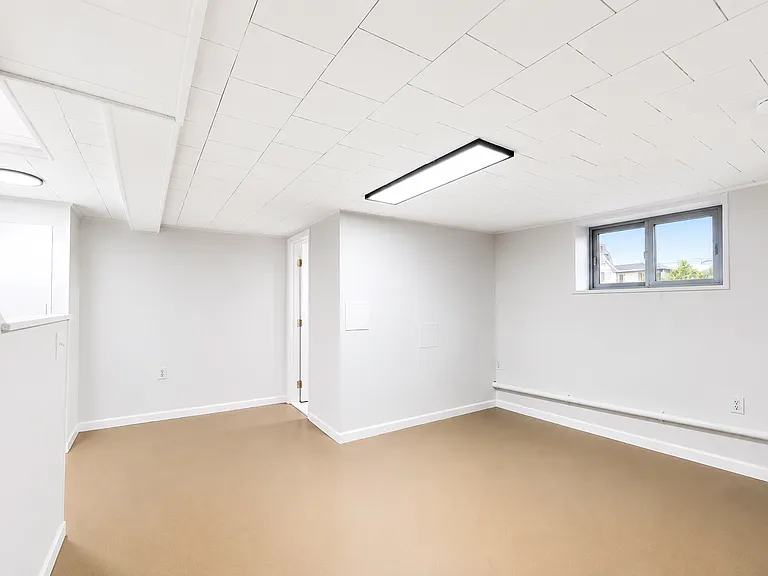 5729 Denwood Ave — Photo 22