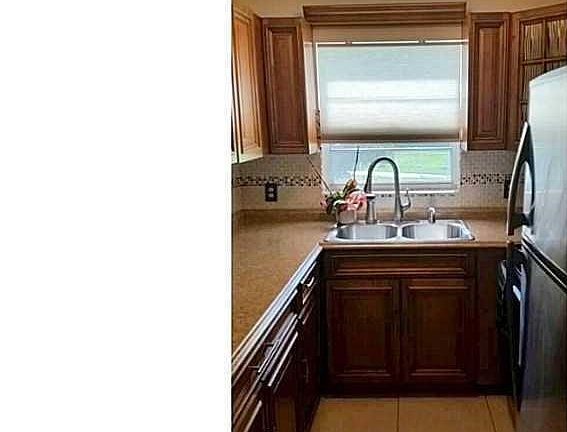 4th image of 80 Westbury #80-D