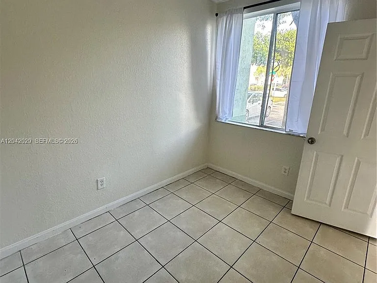 2704 SE 15th Pl — Photo 27