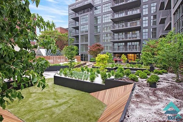 Rented by EXR | media 30