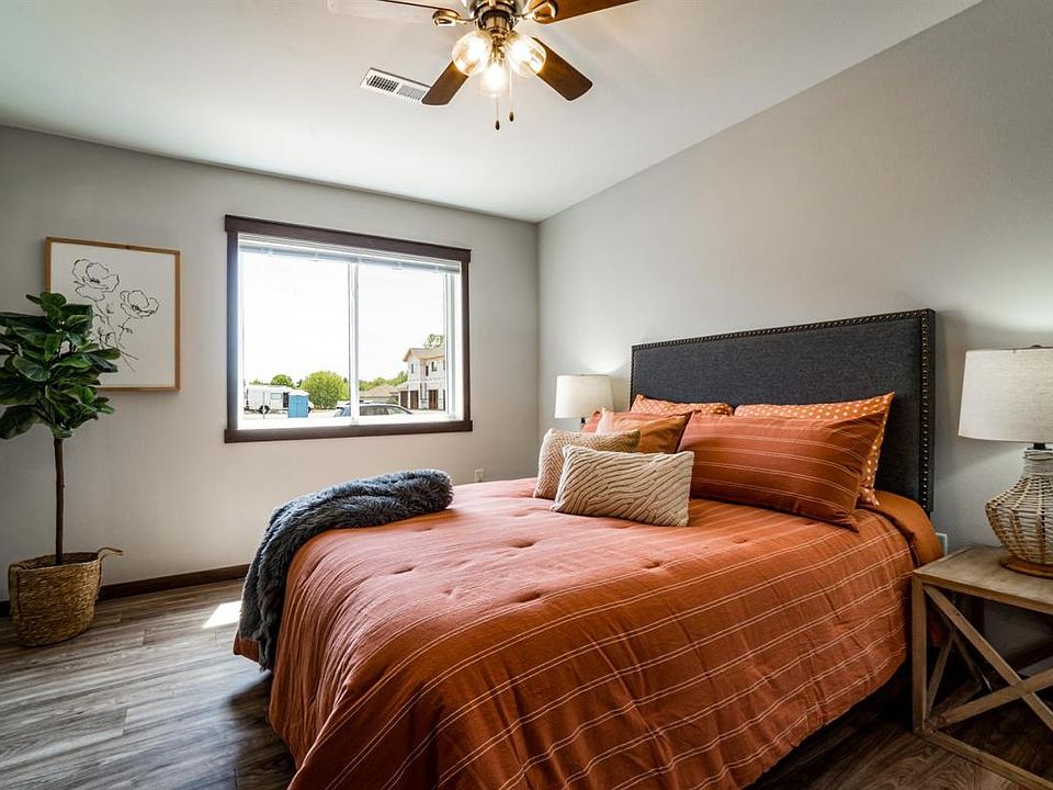 1st image of 1266 Daphne Cir #2-H