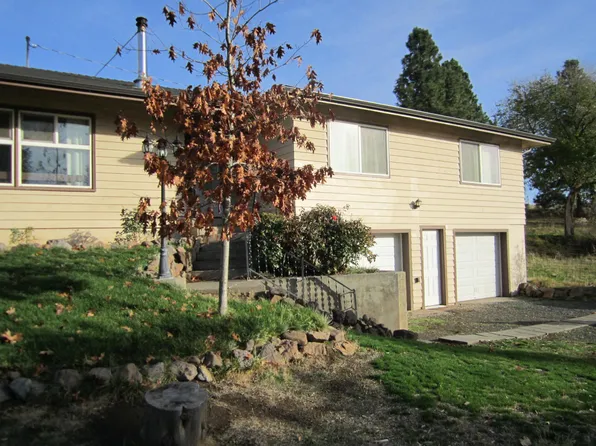 5311 Uhrmann Rd, Klamath Falls, OR 97601