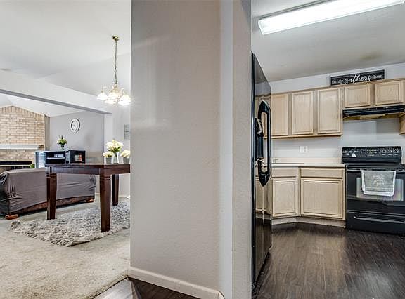 4th image of 1025 Aries St
