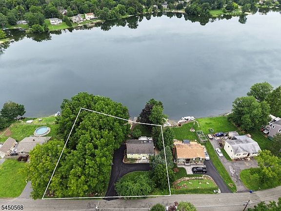 3rd image of 97 Shore Rd