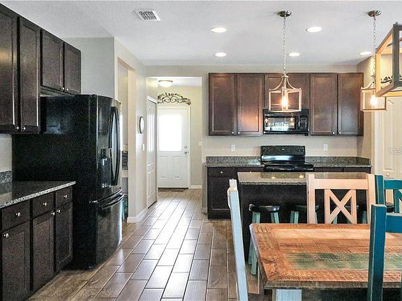5th image of 122 Cambria Grove Cir