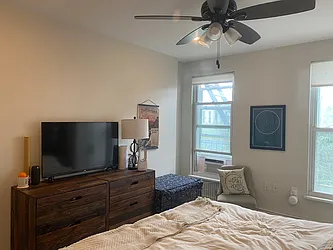 Rented by R New York