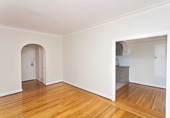 4th image of 1360 Lombard St APT 404