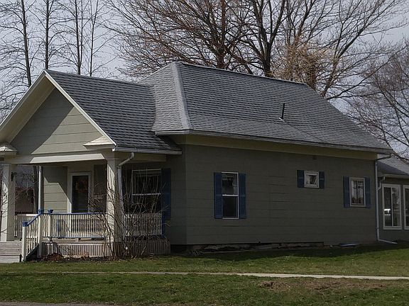 2nd image of 123 Martha St