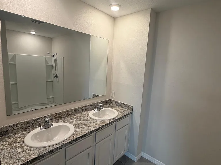 225 Gina Ln — Photo 16