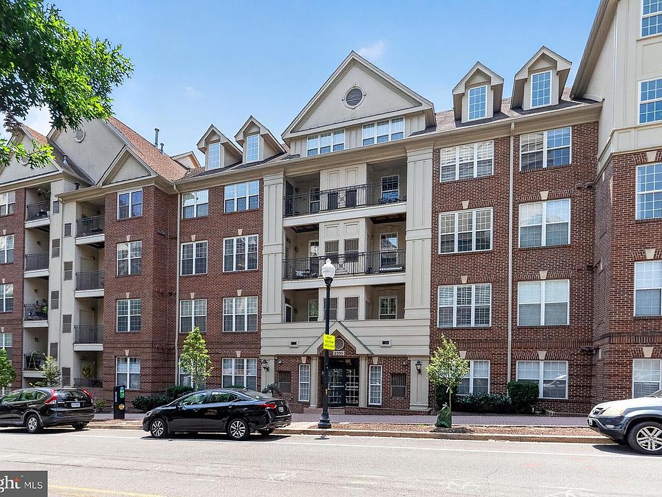 1st image of 2330 14th St N APT 402