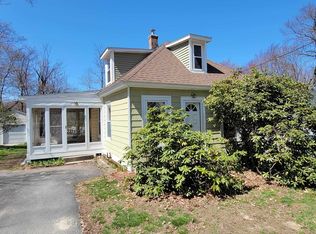 34 Coaker Ave, Hooksett, NH 03106