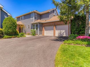 43 Inverness Ct, Monroe Township, NJ 08831