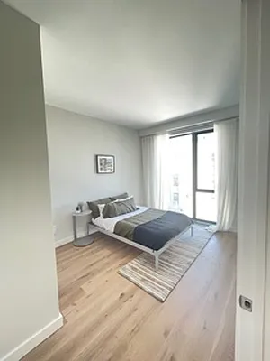 Rented by E Realty International Corp | media 4