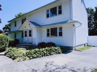 62 Shady Ln, Huntington, NY 11743