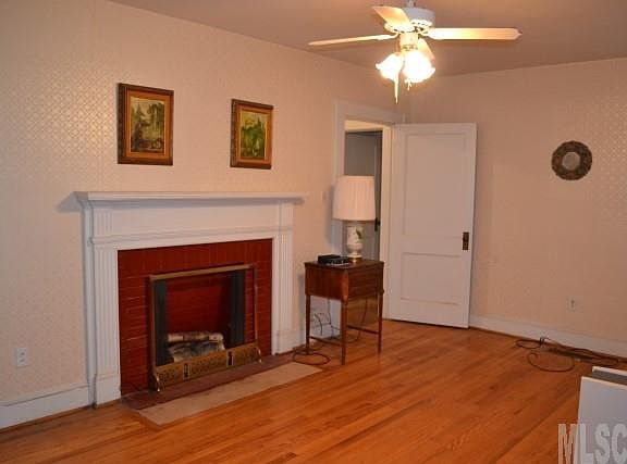 5th image of 309 W 27th St