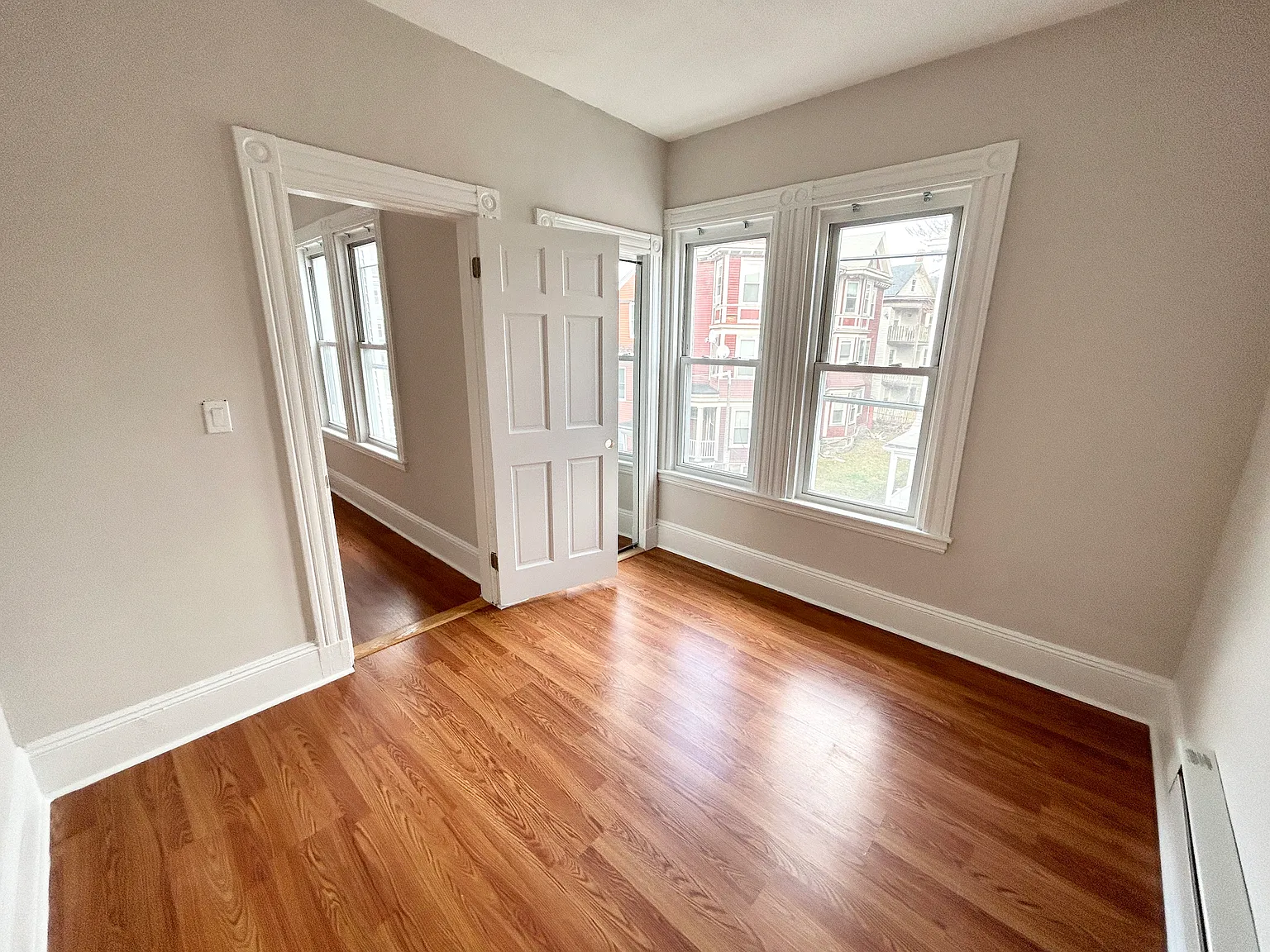 4 bed, 1350 sqft, $6,400 — Photo 4