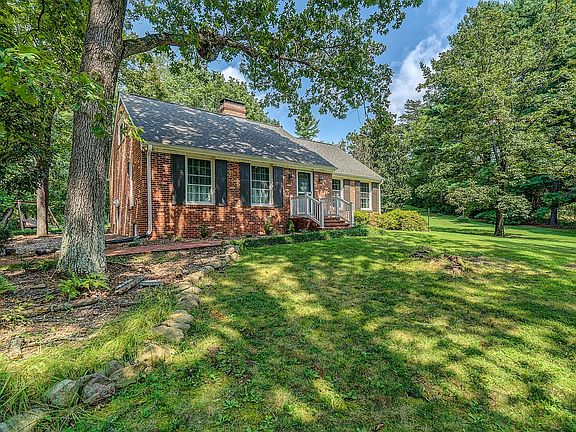 3rd image of 2771 Brogan Cir