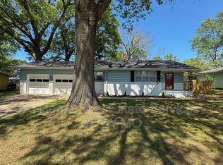 2435 E Latoka St, Springfield, MO 65804