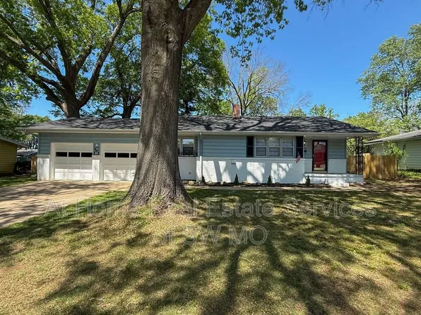 2435 E Latoka St, Springfield, MO 65804