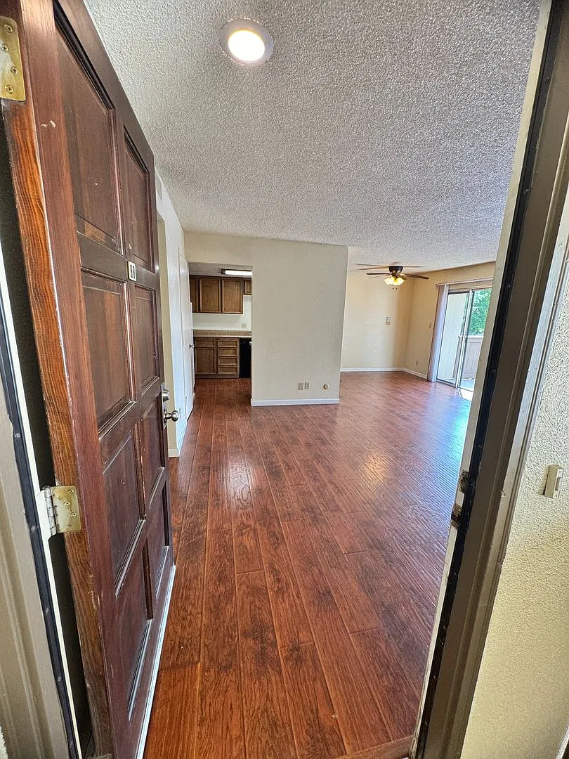 1 Bed/1 Bath in Gated Community Condo — Photo 1