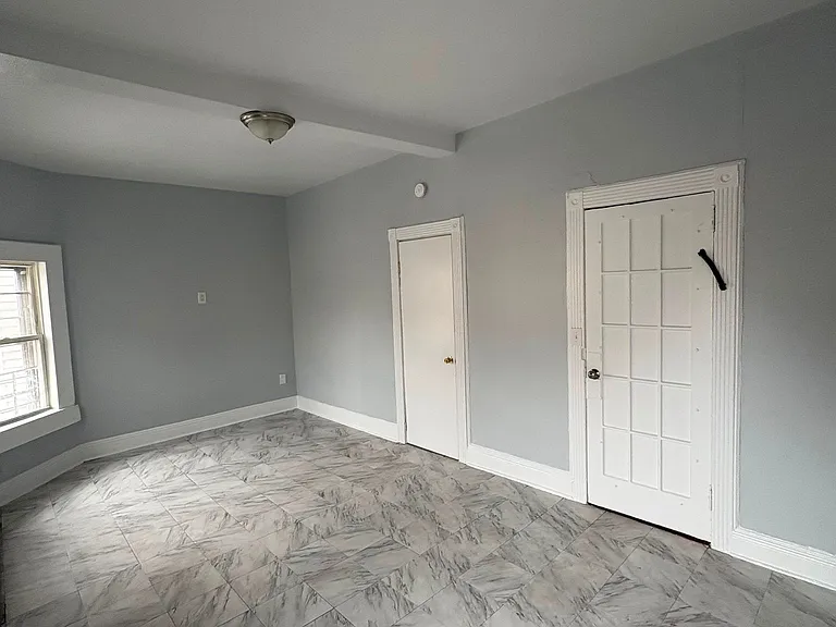 162 Waverly St #2 — Photo 13