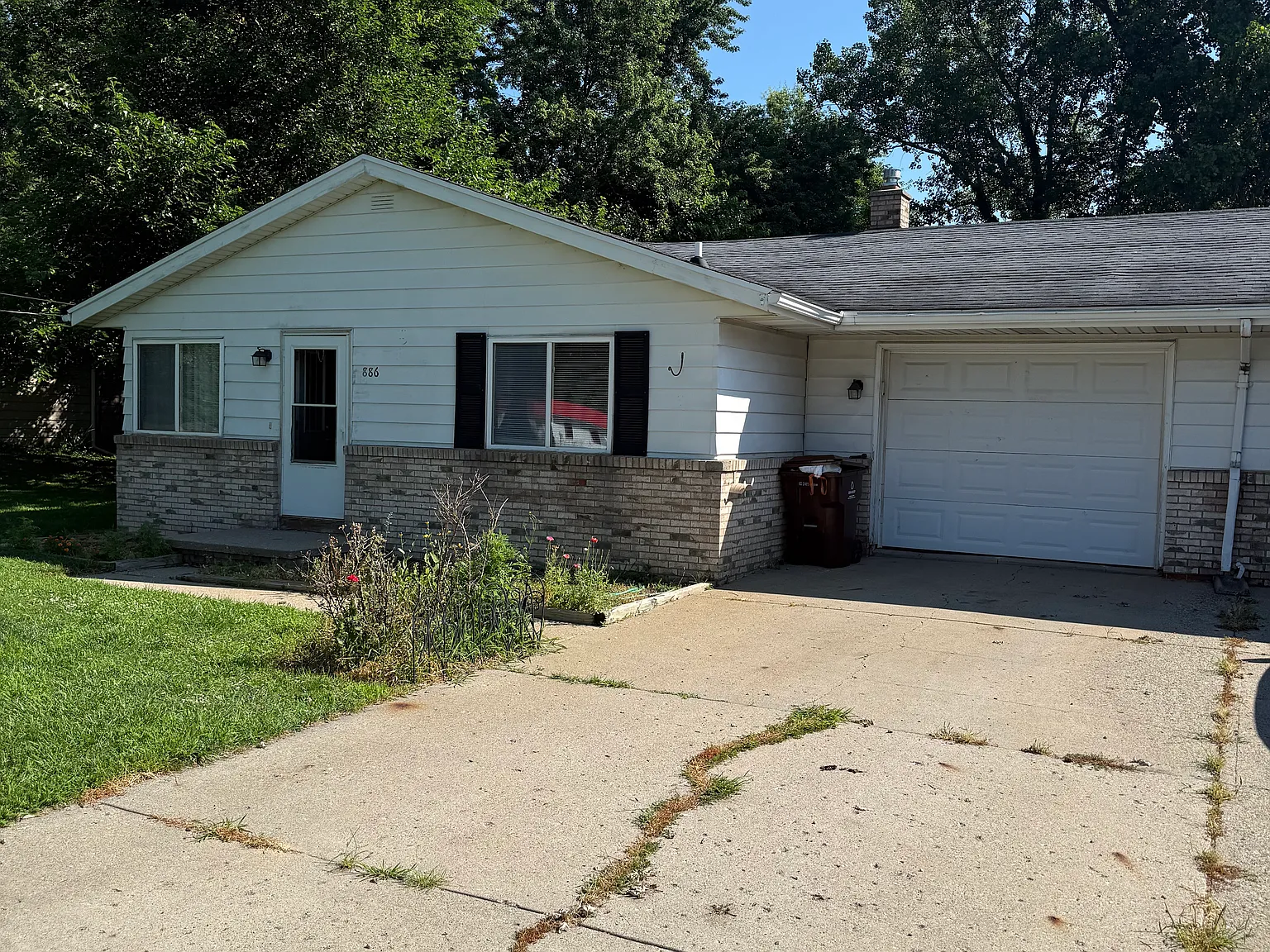2 bed, 1600 sqft, $1,500 — Photo 2
