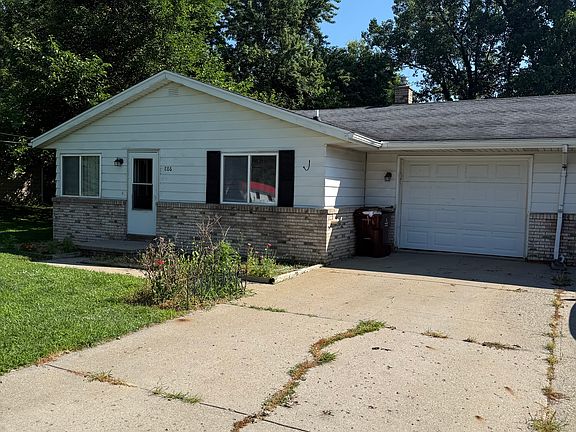 2nd image of 886 Hogsback Rd