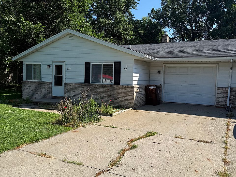 1st image of 886 Hogsback Rd