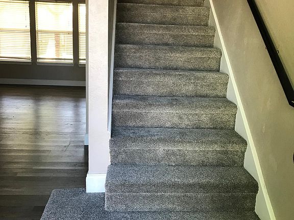 3rd image of 2615 Lookout Dr
