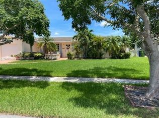 531 NW 93rd Ave, Pembroke Pines, FL 33024