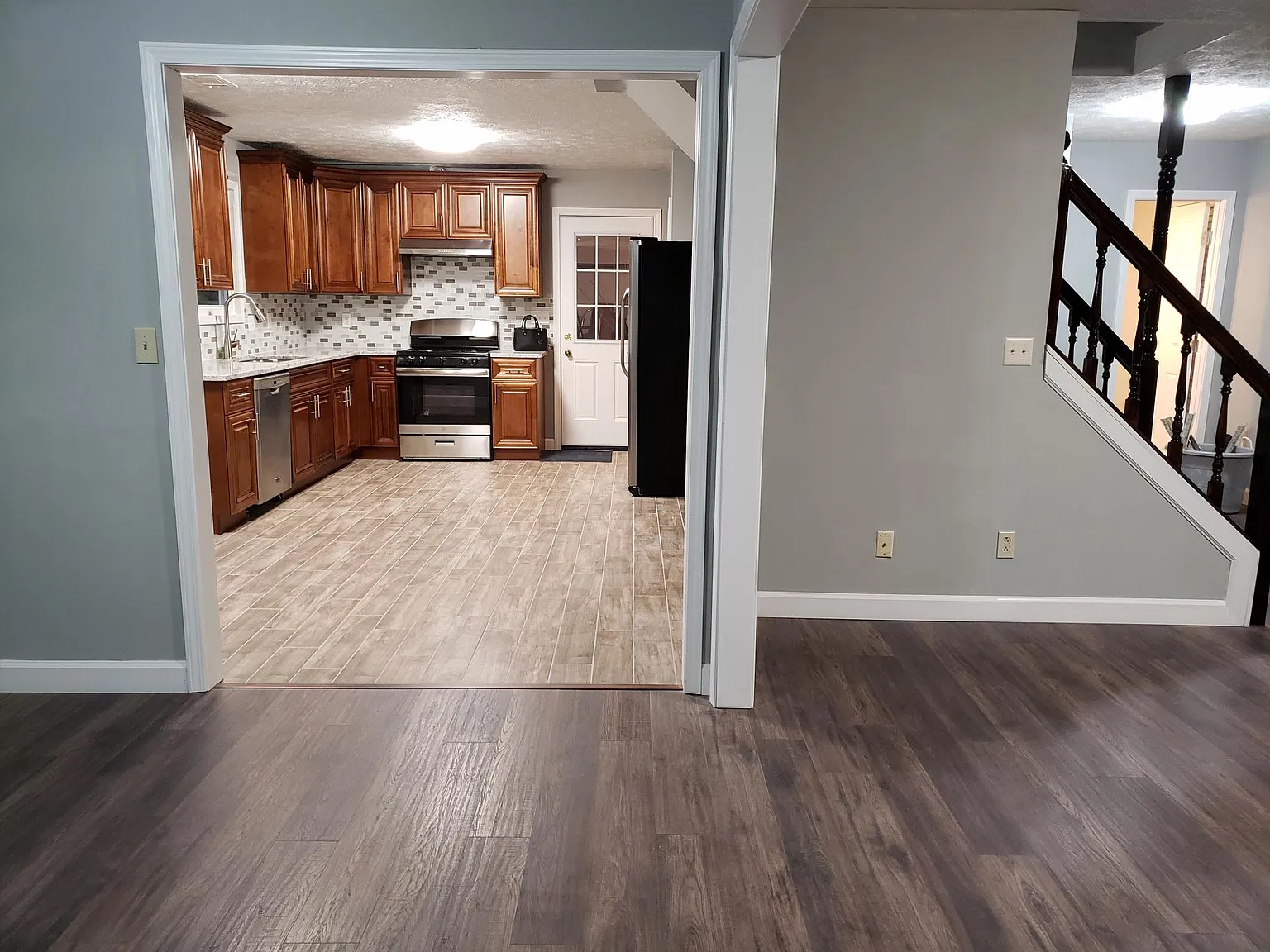 3 bed, 1700 sqft, $2,475 — Photo 3
