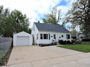 440 E Larrabee St, Omro, WI 54963
