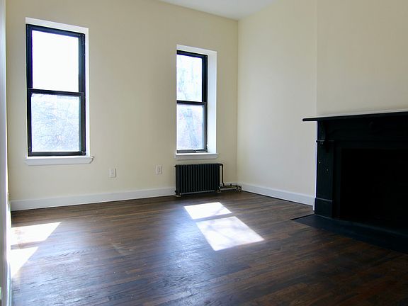 5th image of 107 Woodbine St #3