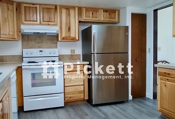 5th image of 730 Woodland Ct NE