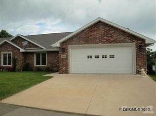 3189 Windmill Ln, Dubuque, IA 52003