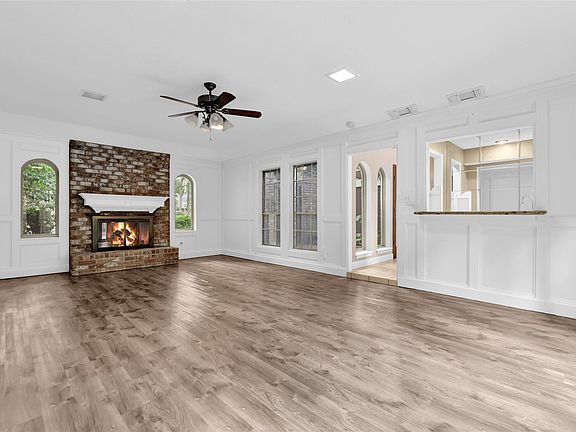 5th image of 3115 Parkdale Dr