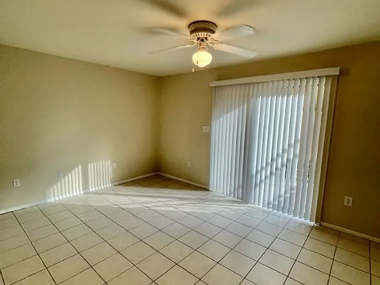 1500 Lake Shore Dr #211 — Photo 5